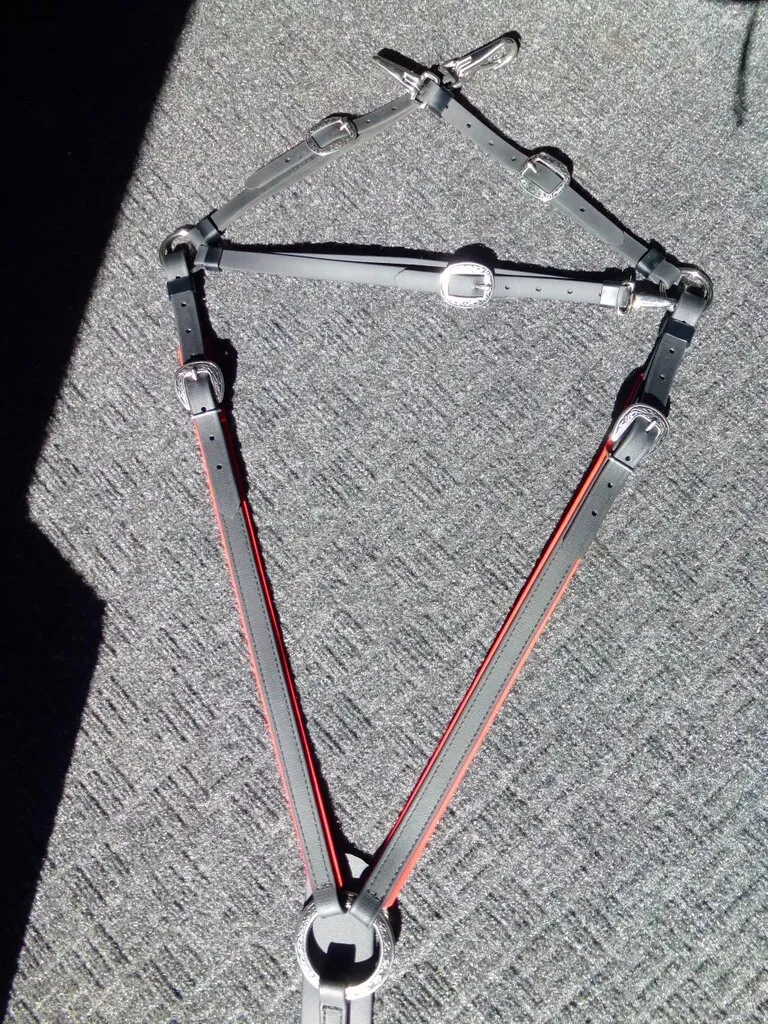 Breastplate – English Buckled Breast Collar